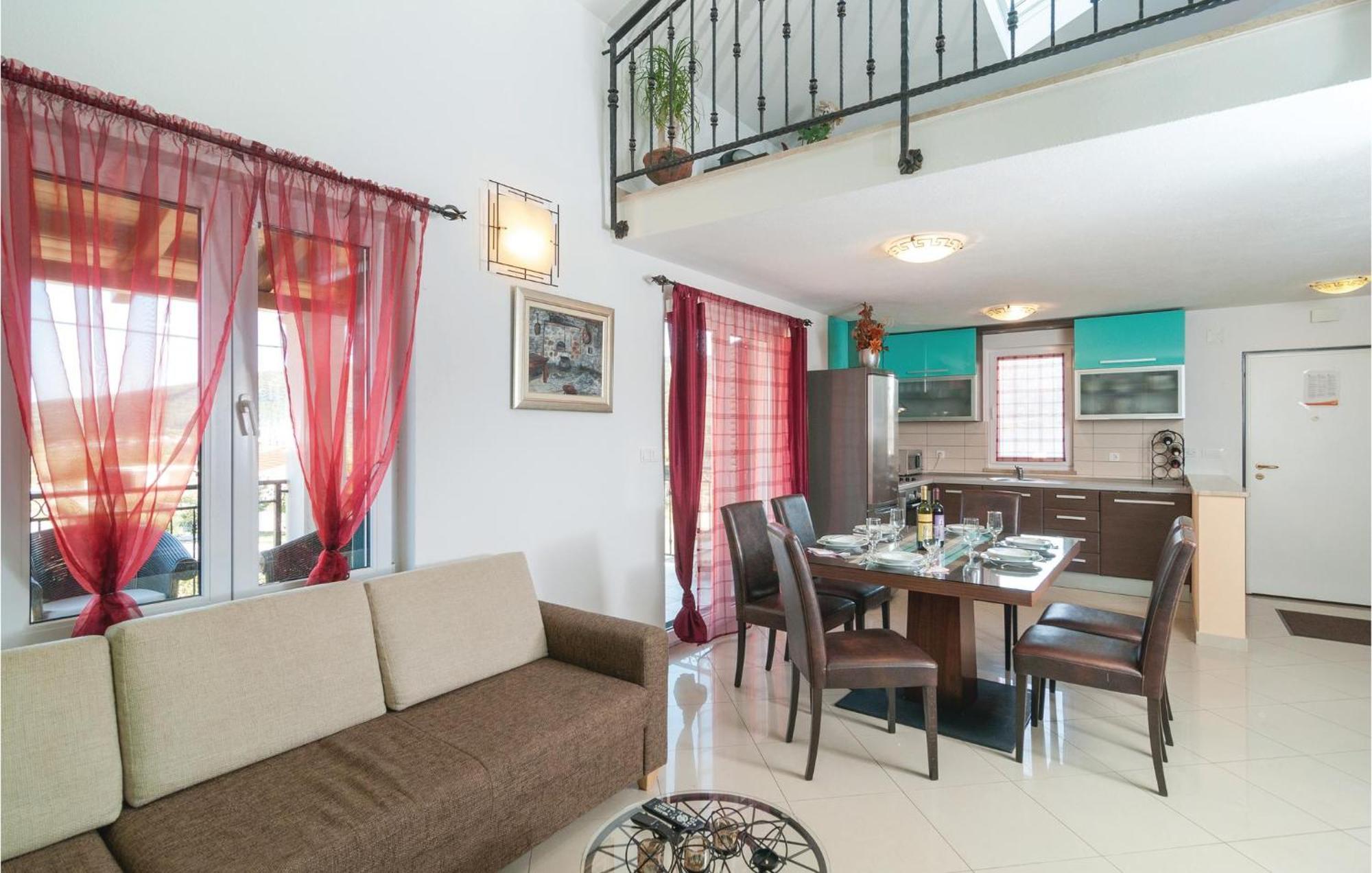Cozy Home In Neoric With Outdoor Swimming Pool Zewnętrze zdjęcie